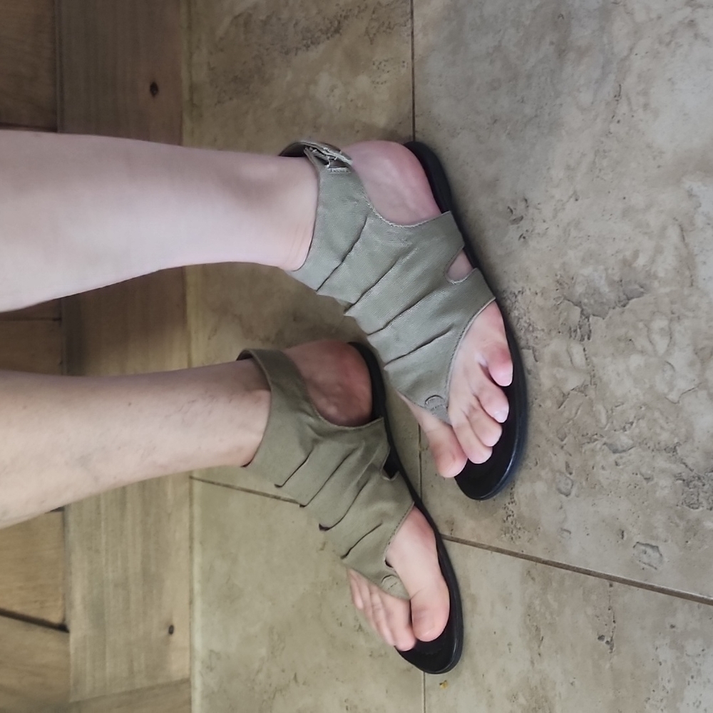 Womens Mossimo sandals, army Green, Size 6